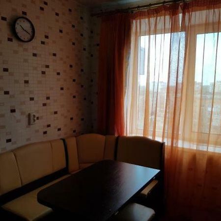 Уютная Квартира В 5 Мин Пешком От Курорта Mirhorod Exterior foto